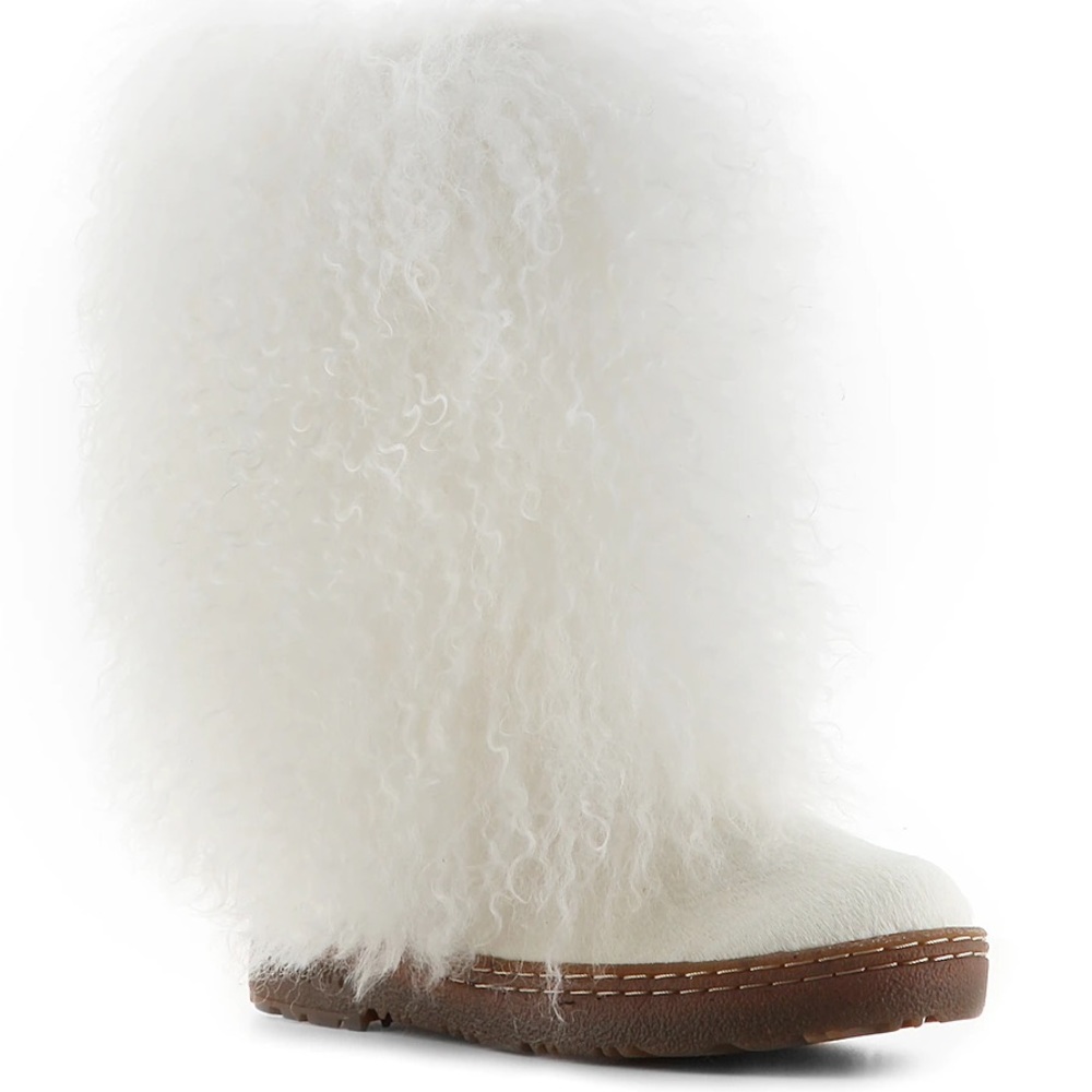 BearPaw lamb boots (snooki)